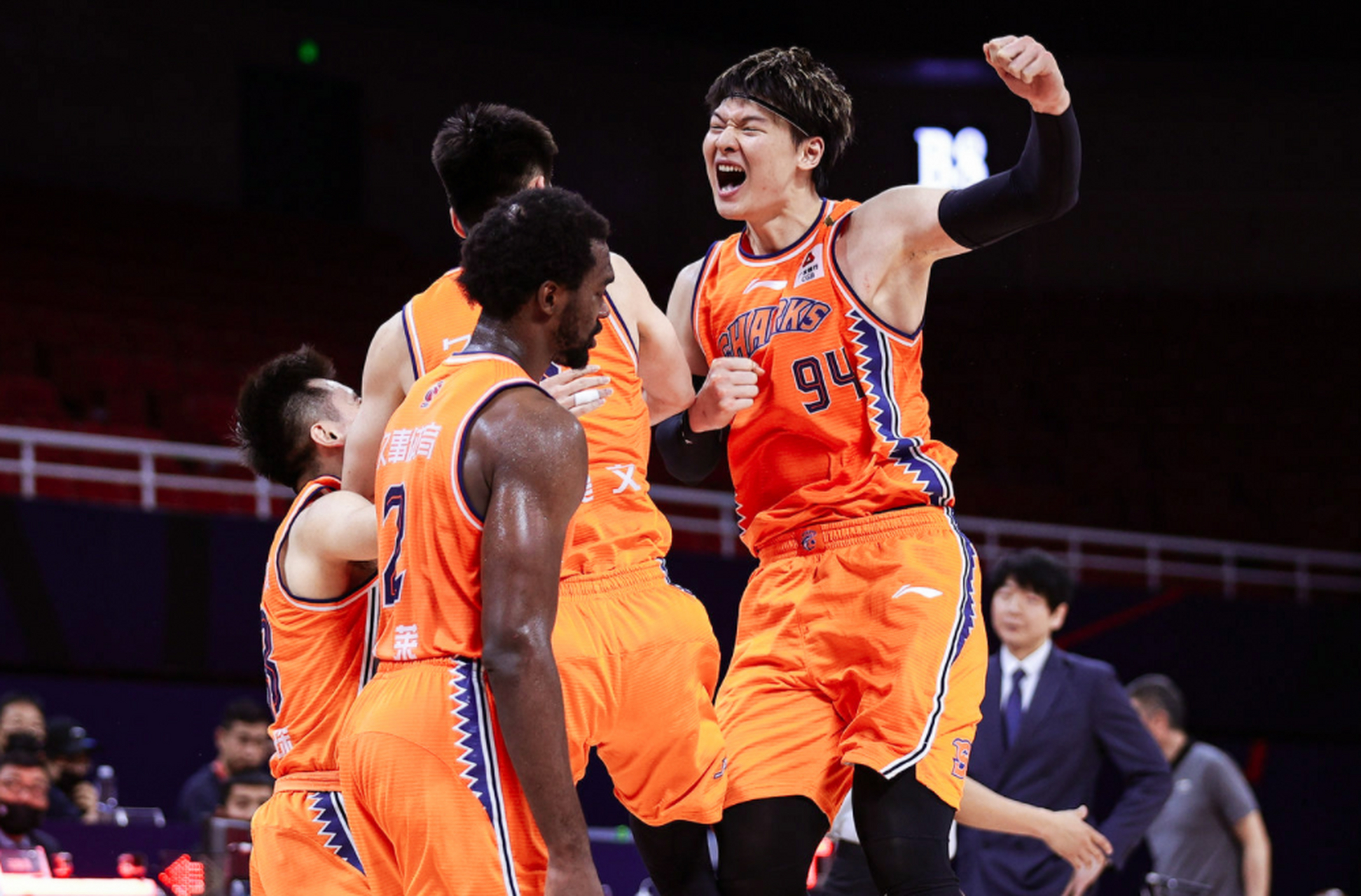 风云突变上海海港赛前回应争议；CBA季后赛版图或变；压力陡增；控场能力受关注